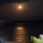Beim Mondaufgang kann man auf den Gili-Islands gut zu Abend essen