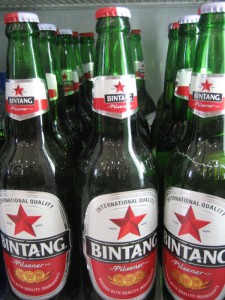 Indonesisches Bier kann man überall auf Bali kaufen...