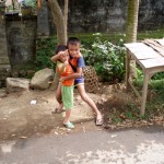 Kinder auf Bali sind fast immer gut gelaunt...
